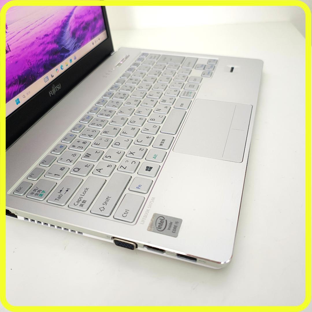 白　新品SSD256GB　薄型軽量⭐️windows11　ノートパソコン　762