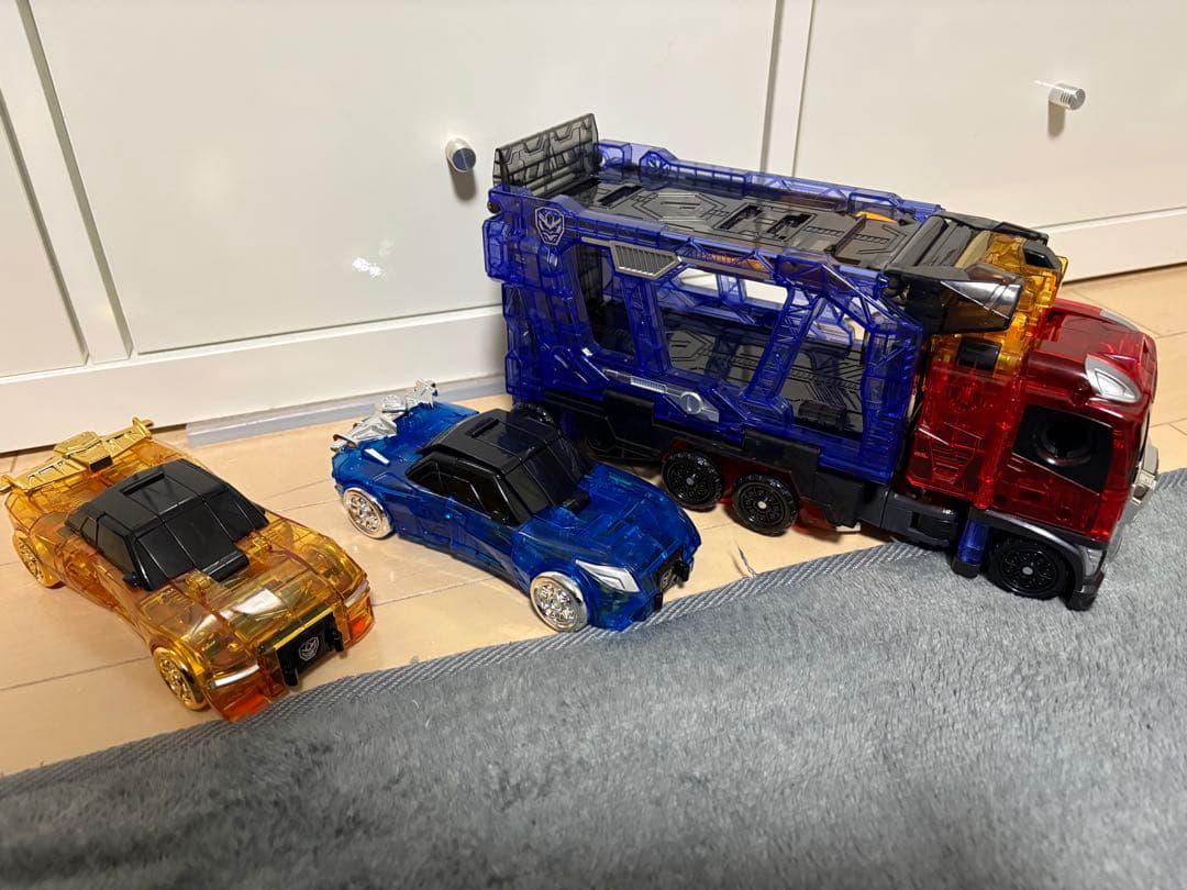 韓国トイ　ハローカーボット　ジャイアントローダー オールスター　三体合体