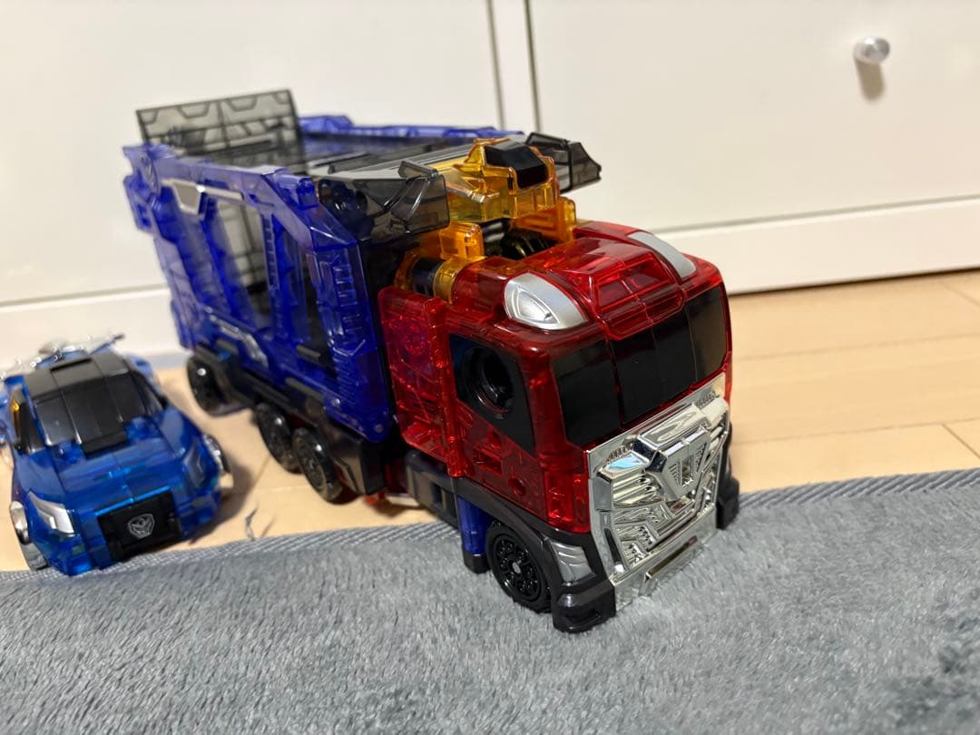 韓国トイ　ハローカーボット　ジャイアントローダー オールスター　三体合体