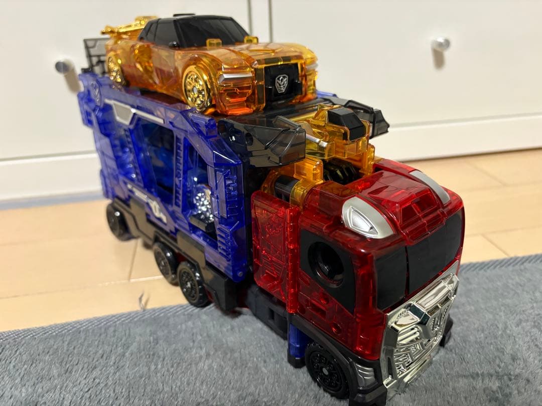 韓国トイ　ハローカーボット　ジャイアントローダー オールスター　三体合体