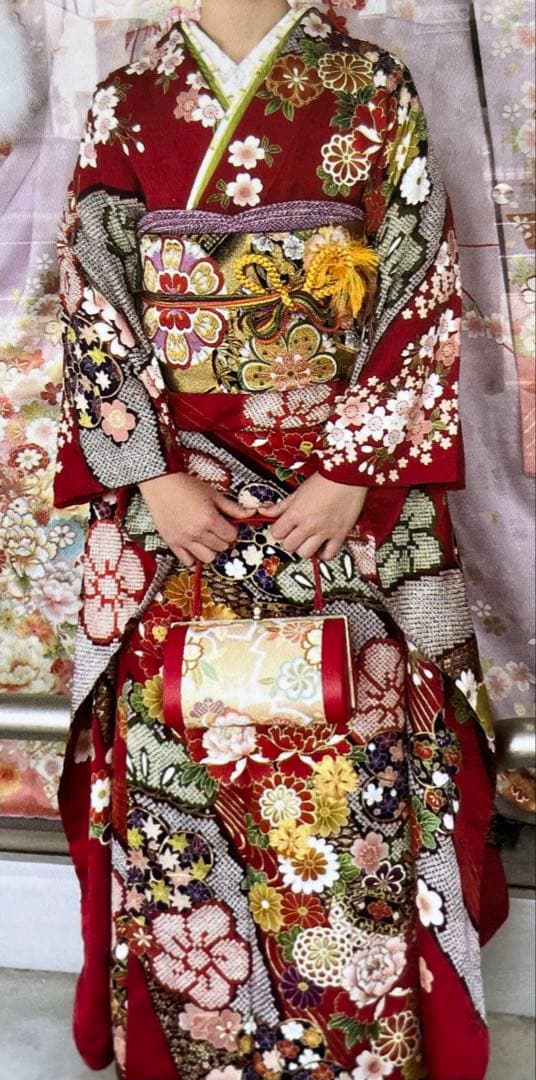 成人式　振袖　正絹　赤色、王道古典柄