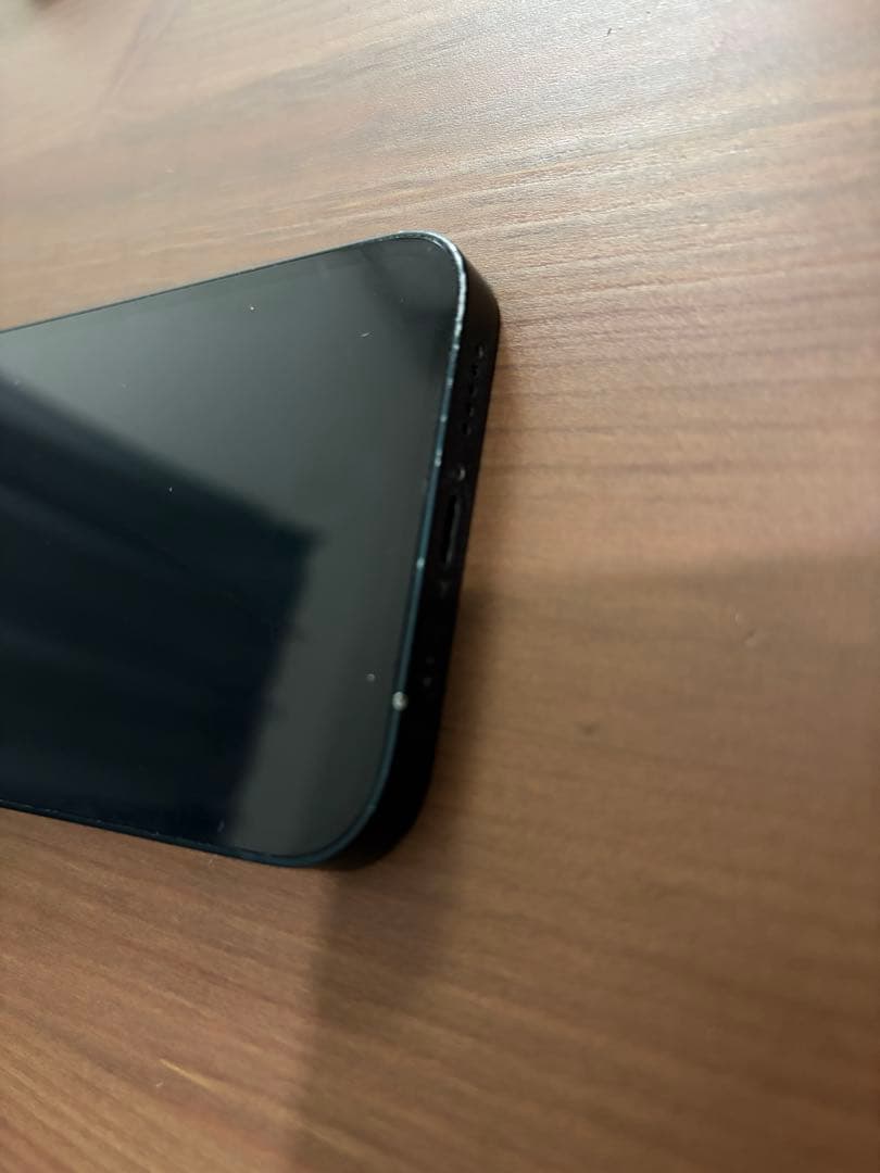 iPhone 13 128GB ミッドナイト SIMフリー【画面に薄いヒビあり】