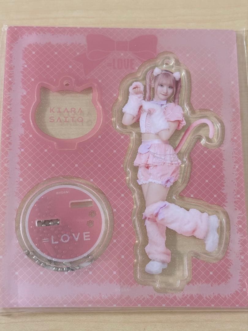 黒衣装、猫、ダイナー