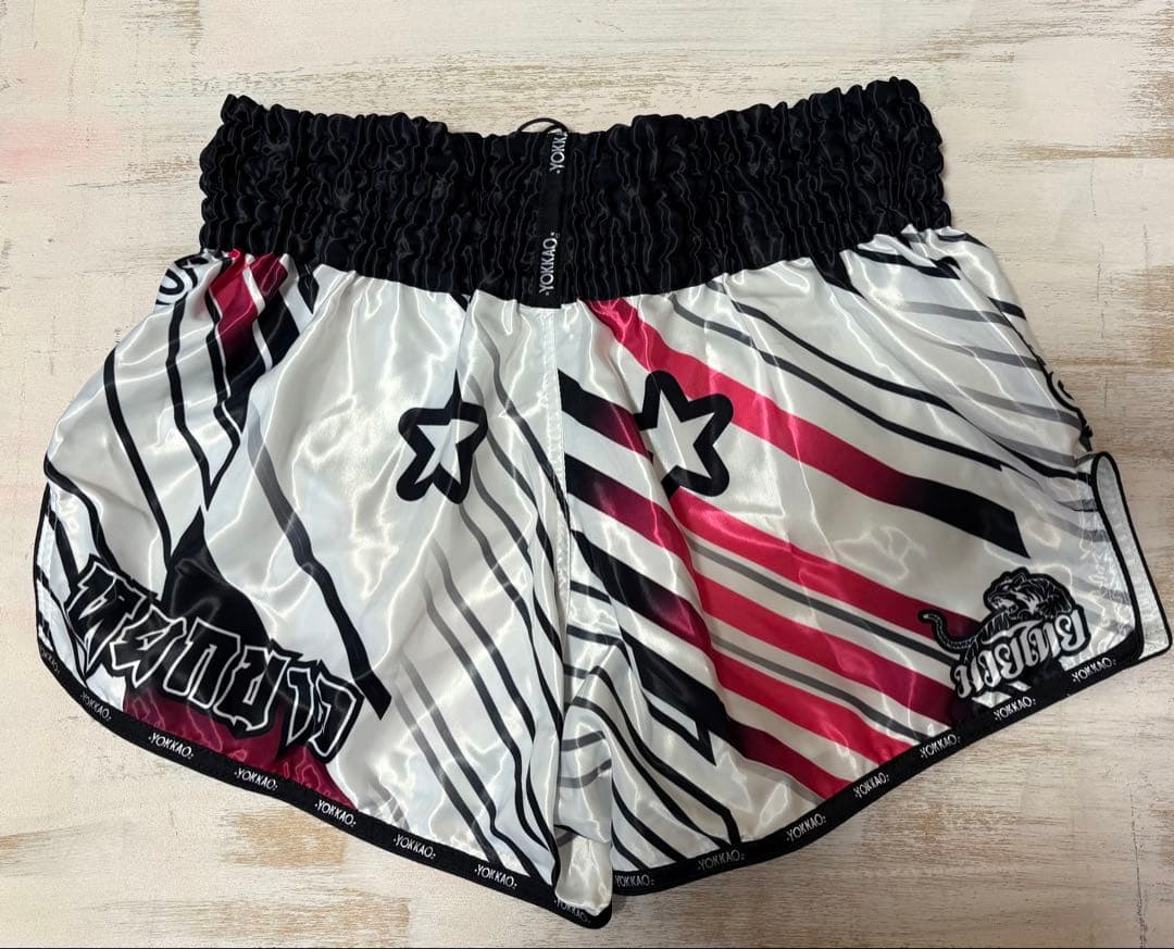 YOKKAO ボクシングショーツ ホワイト/ブラック/レッド