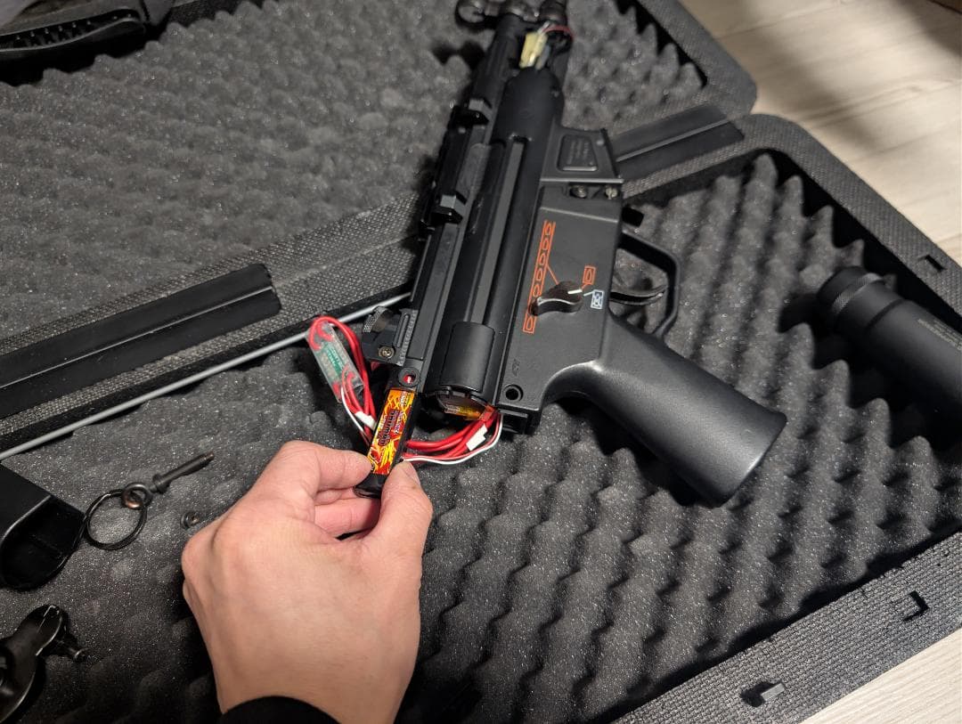 東京マルイMP5K、カスタム品、MOSFET、LiPo対応、実射可、付属品多数