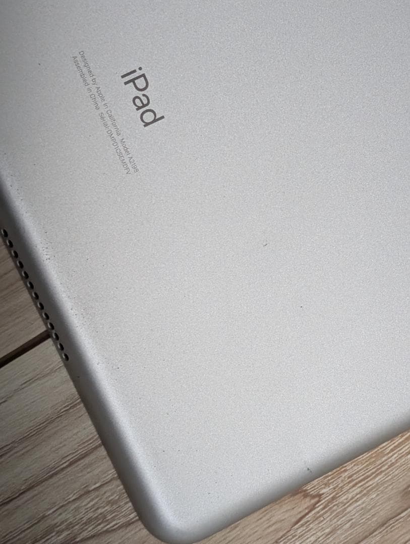 iPad (第7世代) cellular 32GB シルバー ロジクールケース付