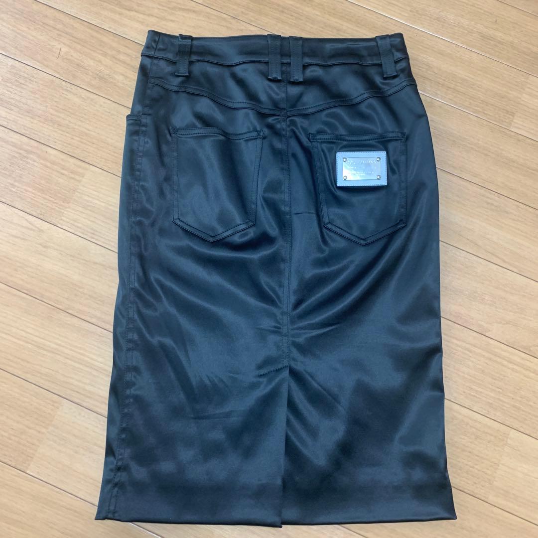 この超美品でこの価格DOLCE&GABBANA 光沢感のタイトスカート