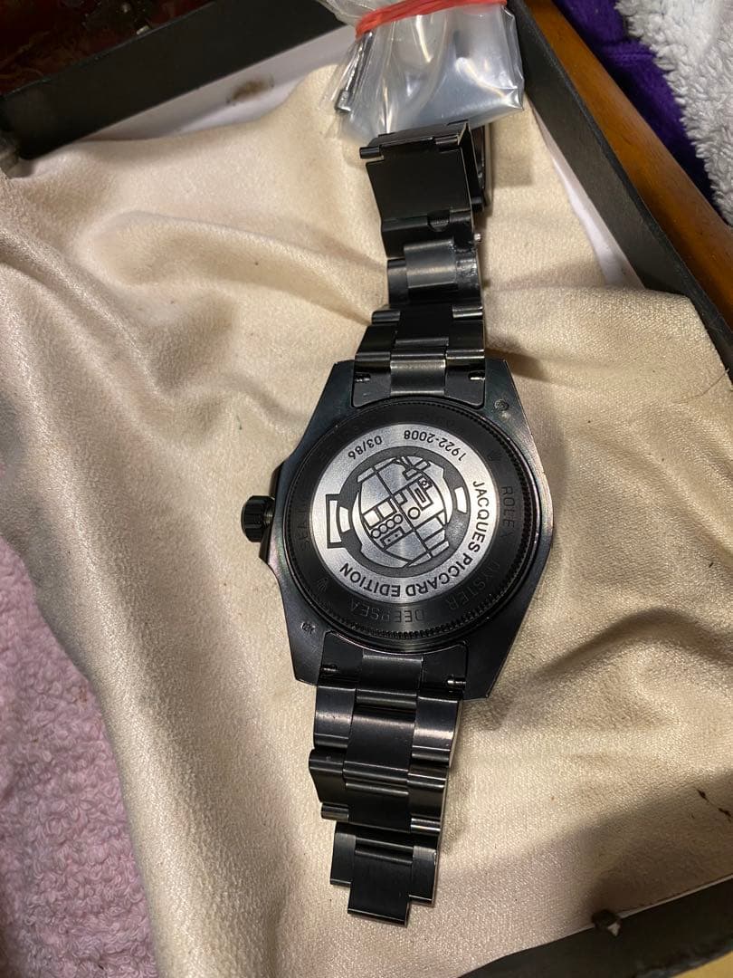 訳あり自動巻き 腕時計　完動品32ミリ206グラムベルト破損部品あり格安出品