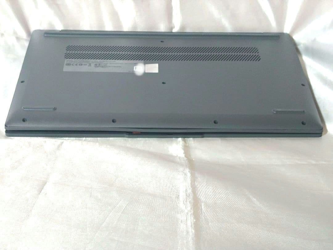 超美品 保証1年Lenovoノート IdeaPad Slim3 2024年購入