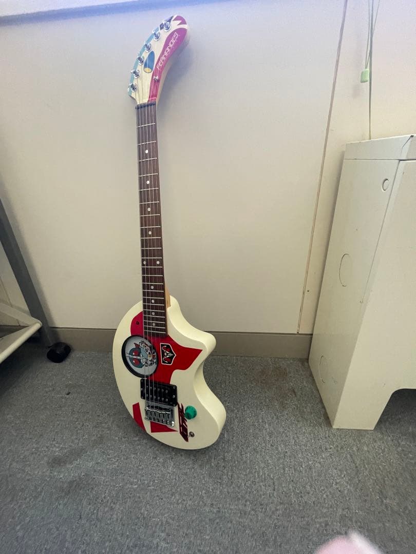 値下げ！売り切り！FERNANDES zo-3仮面ライダー