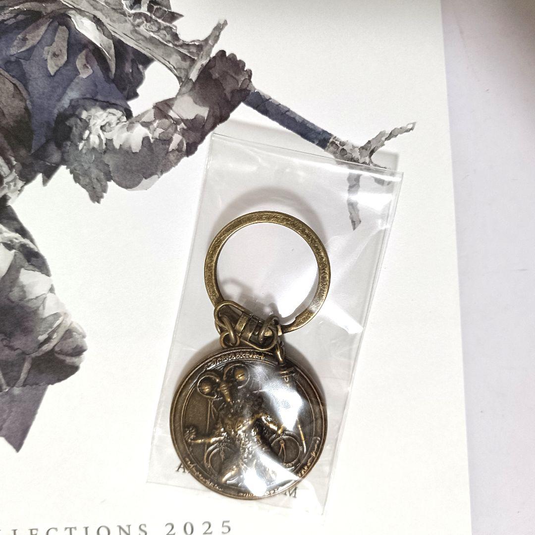 リブラのメタルキーホルダー　女神の騎士ロートレクのTシャツ　セット