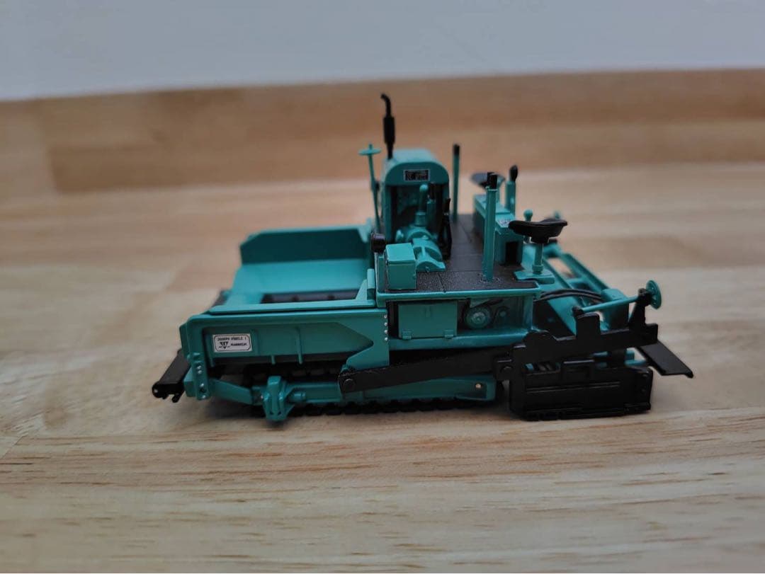 ミニカー NZG 1/50 VOGELE SUPER 100H ROAD PAVER