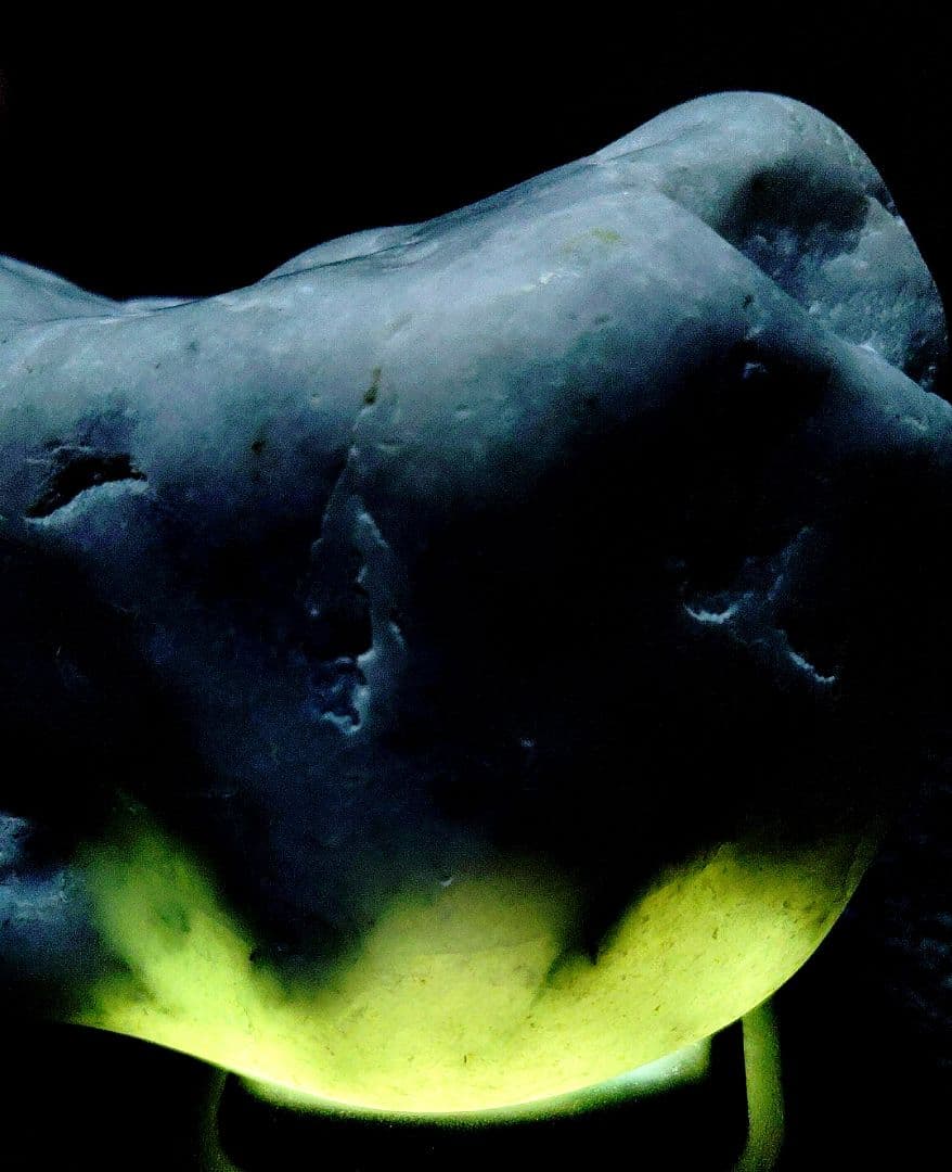 ★翡翠原石★糸魚川硬玉【小滝・転石・バレル621ｇ】