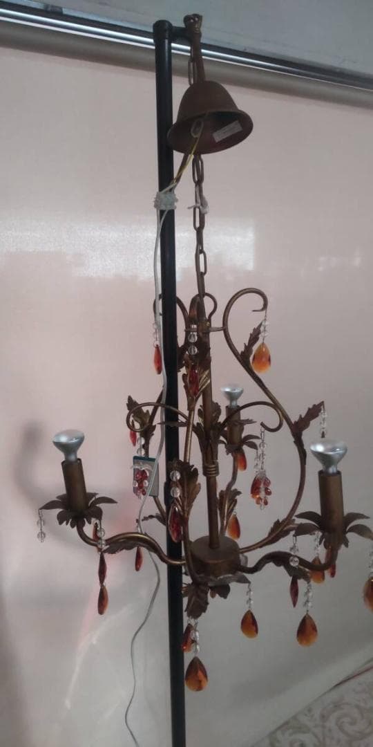 展示品　3灯シャンデリア クリスタル装飾 イタリア CRYSTAL LUCE製