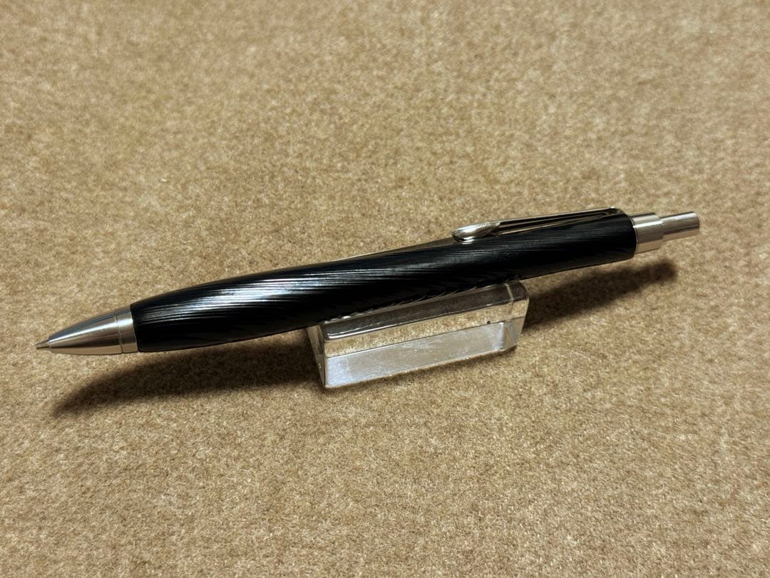 ウッドペンクラフト　屋久杉浮造り国産漆真塗り・鉄(くろがね) シャープペンシル