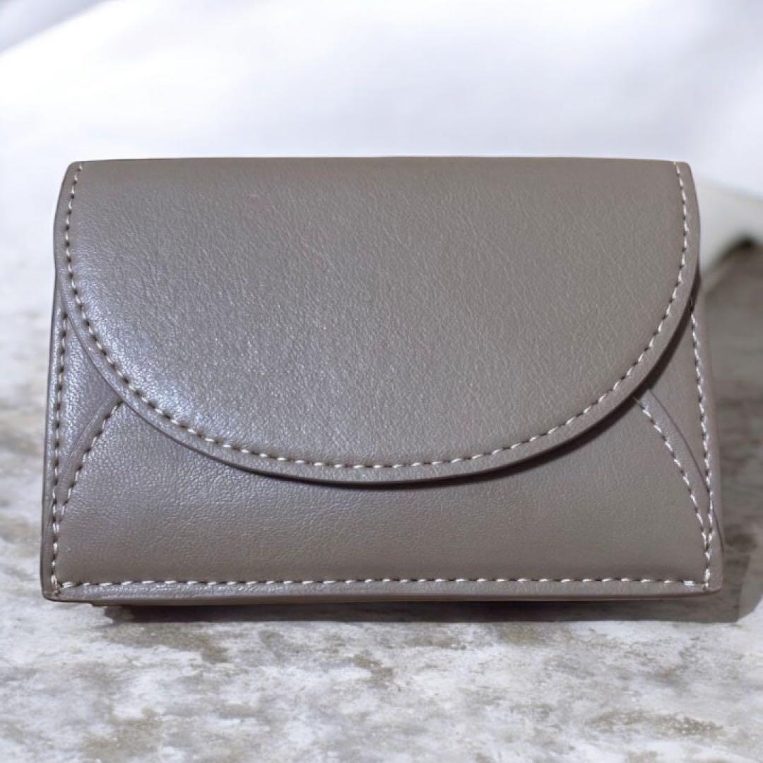 LOVST TOKYO Apple Half-moon Wallet グレージュ