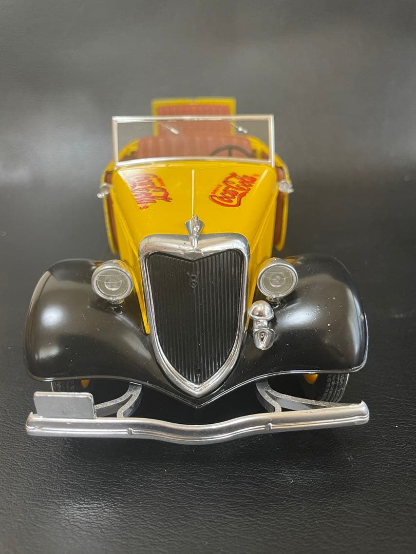 コカコーラ　Coca-Cola  ダイキャスト　フォード Ｖ８　SOLIDO製