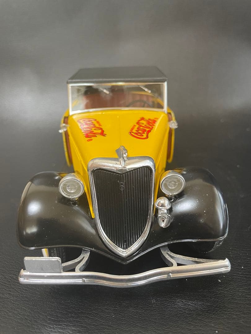 コカコーラ　Coca-Cola  ダイキャスト　フォード Ｖ８　SOLIDO製