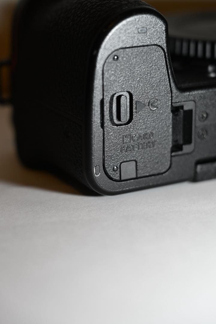 【Nikon Z30 ボディ】シャッター約12,000回 ウィンドジャマー付き