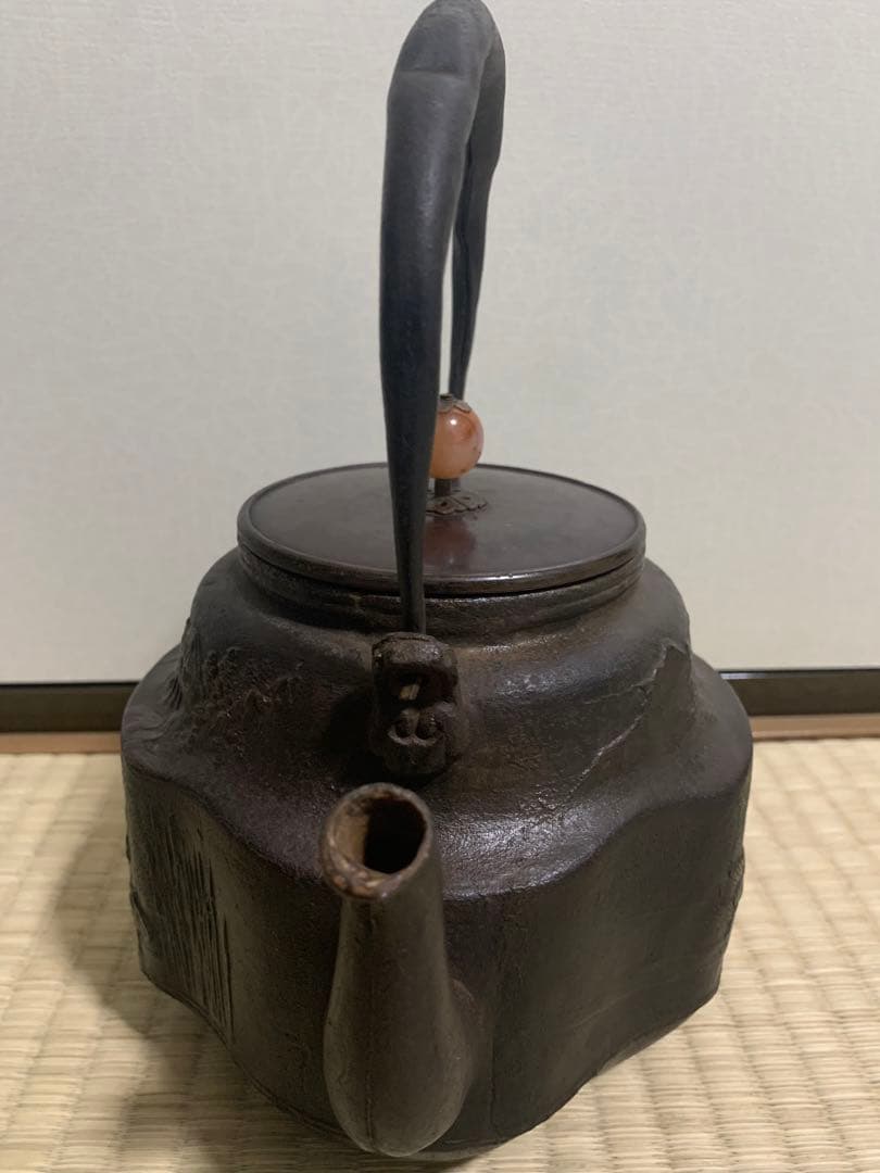 大国造鉄瓶　龍文堂　瑪瑙摘