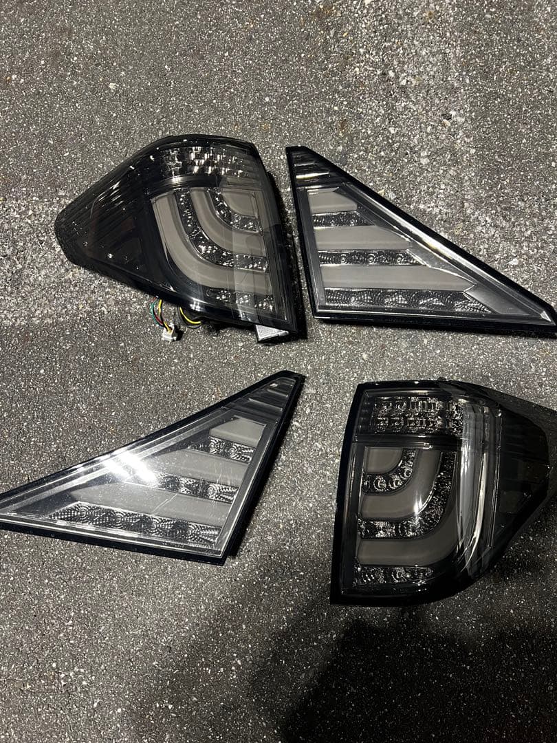 LEDテールランプ スモーク 4個セットアルファード20系