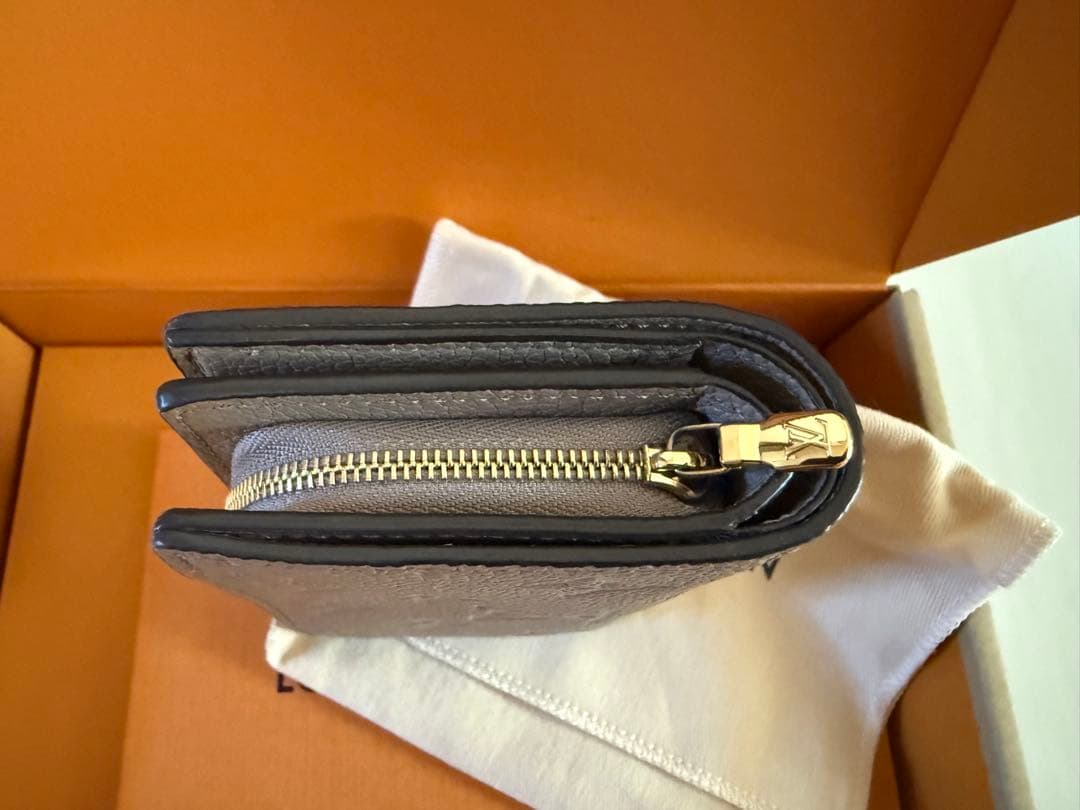 Louis Vuitton ポルトフォイユ・クレア 2つ折り財布