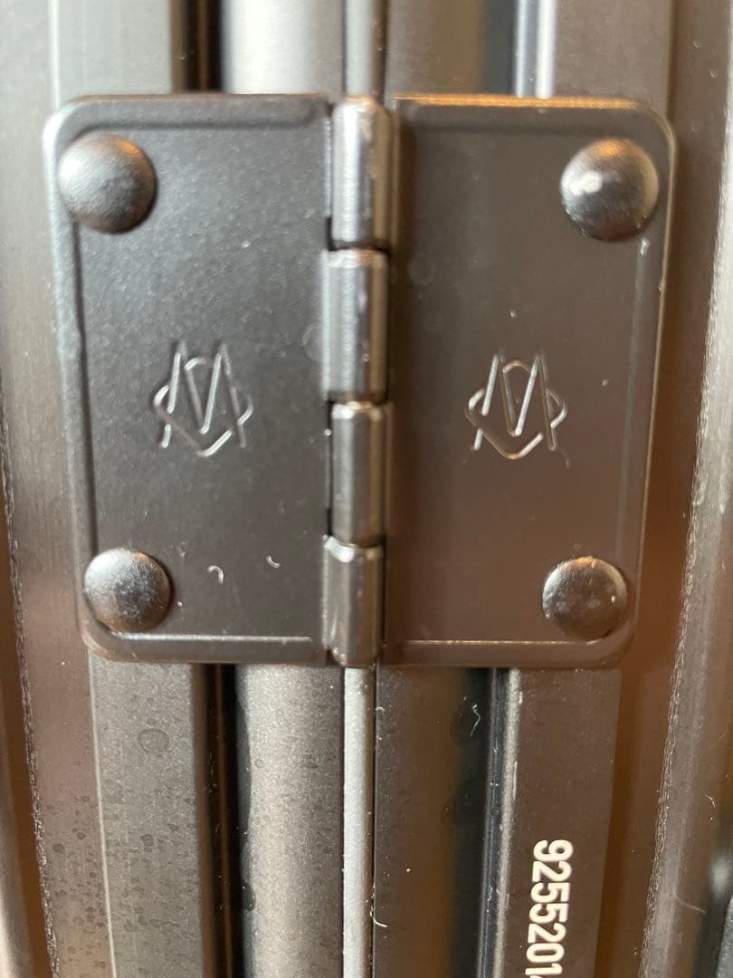 RIMOWA ブラック キャリーケース 機内持ち込み可能