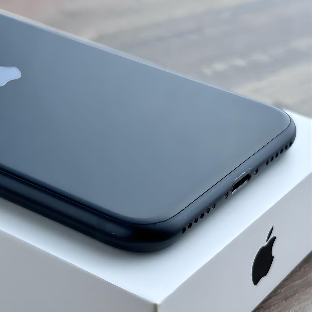 iPhoneSE 第3世代 本体 Midnight 128GB SIMフリー