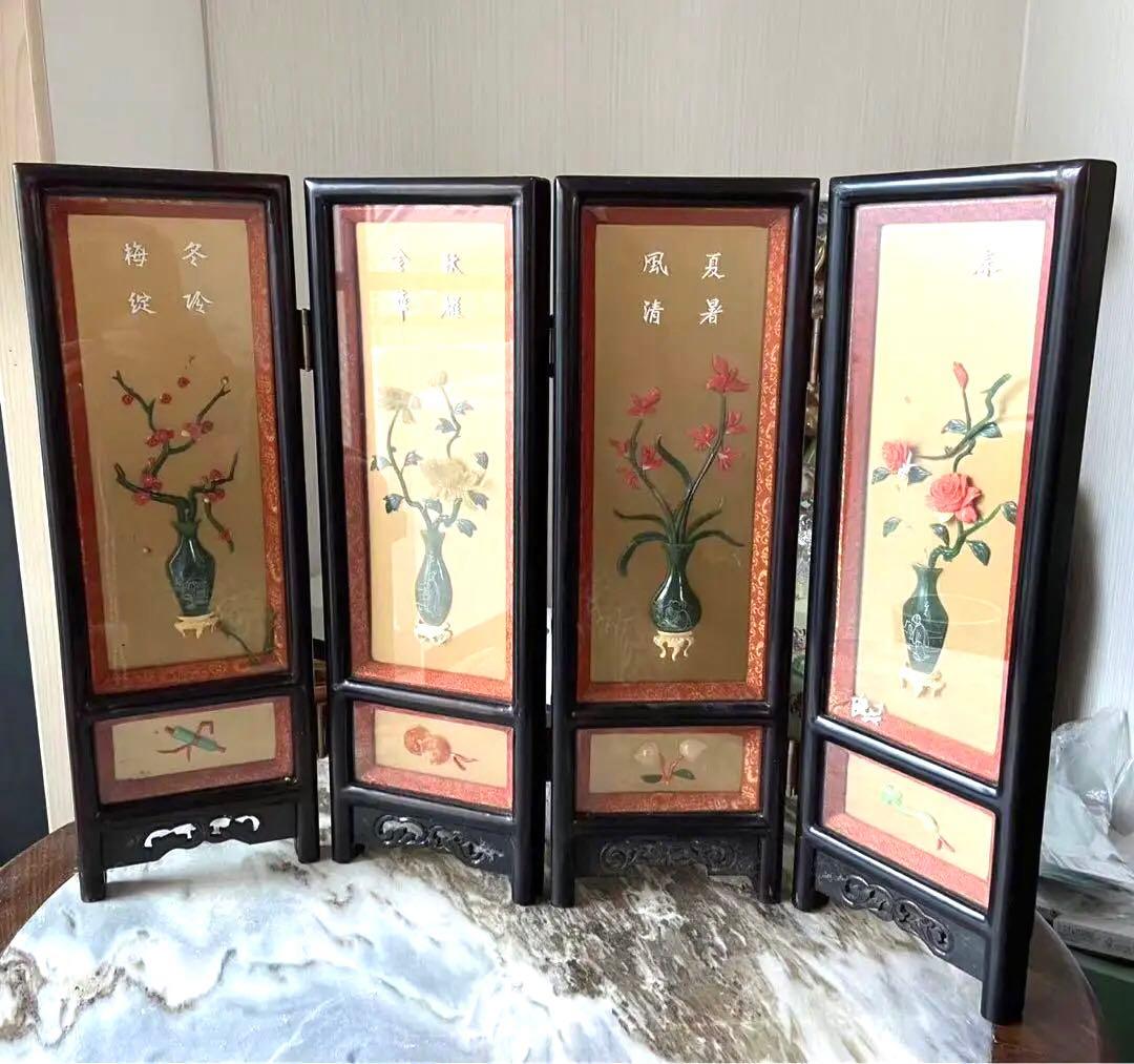 木製枠・玉石に彫刻された花瓶絵柄・リアルの花模様、￼小屏風折りたたみ式