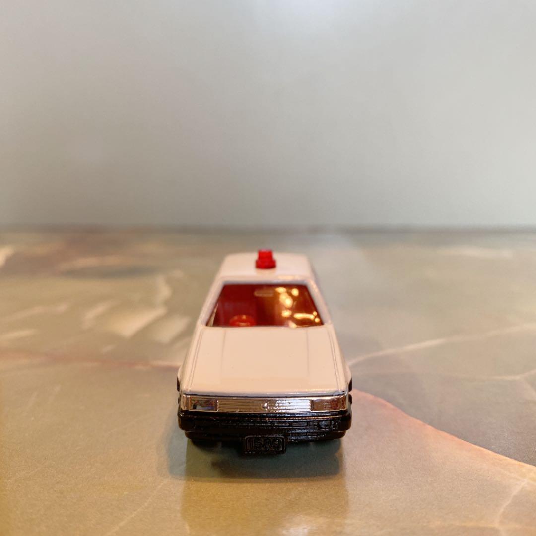トミカNO.32 トヨタカローラ4ドアセダンパトロールカー(警視庁) 日本製