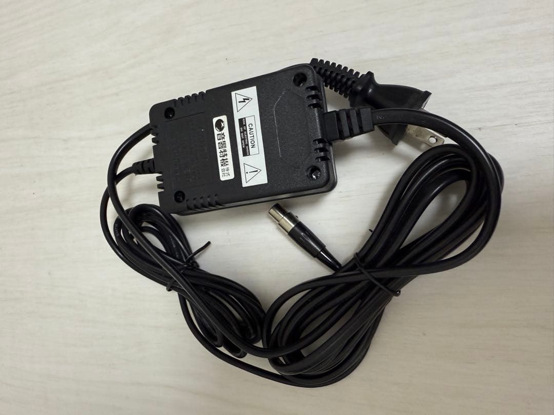 Mackie 402VLZ4 アナログミキサー 本体