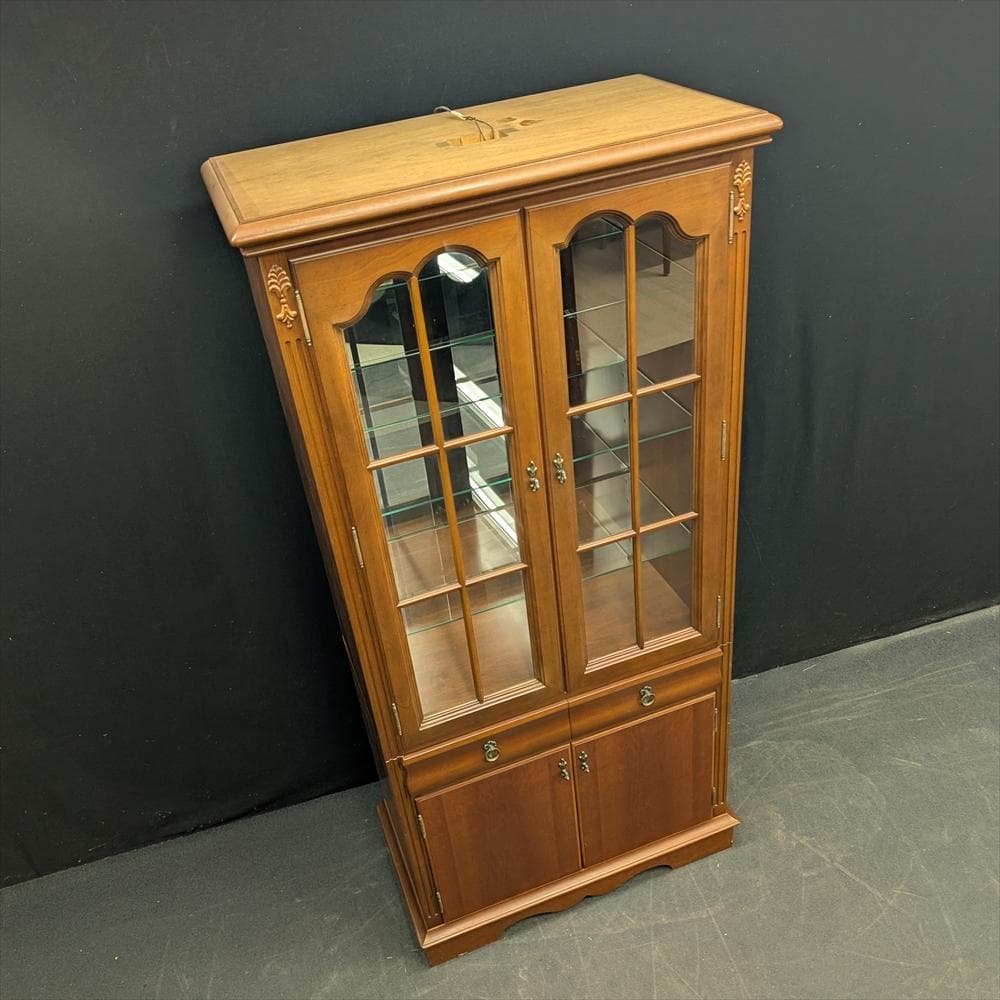 リンホーリン　照明付き　飾り棚　キャビネット　キュリオケース　コレクションケース