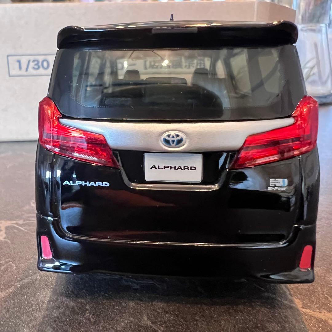 非売品　トヨタ ALPHARD 1/30 ミニカー 黒　ブラック　アルファード