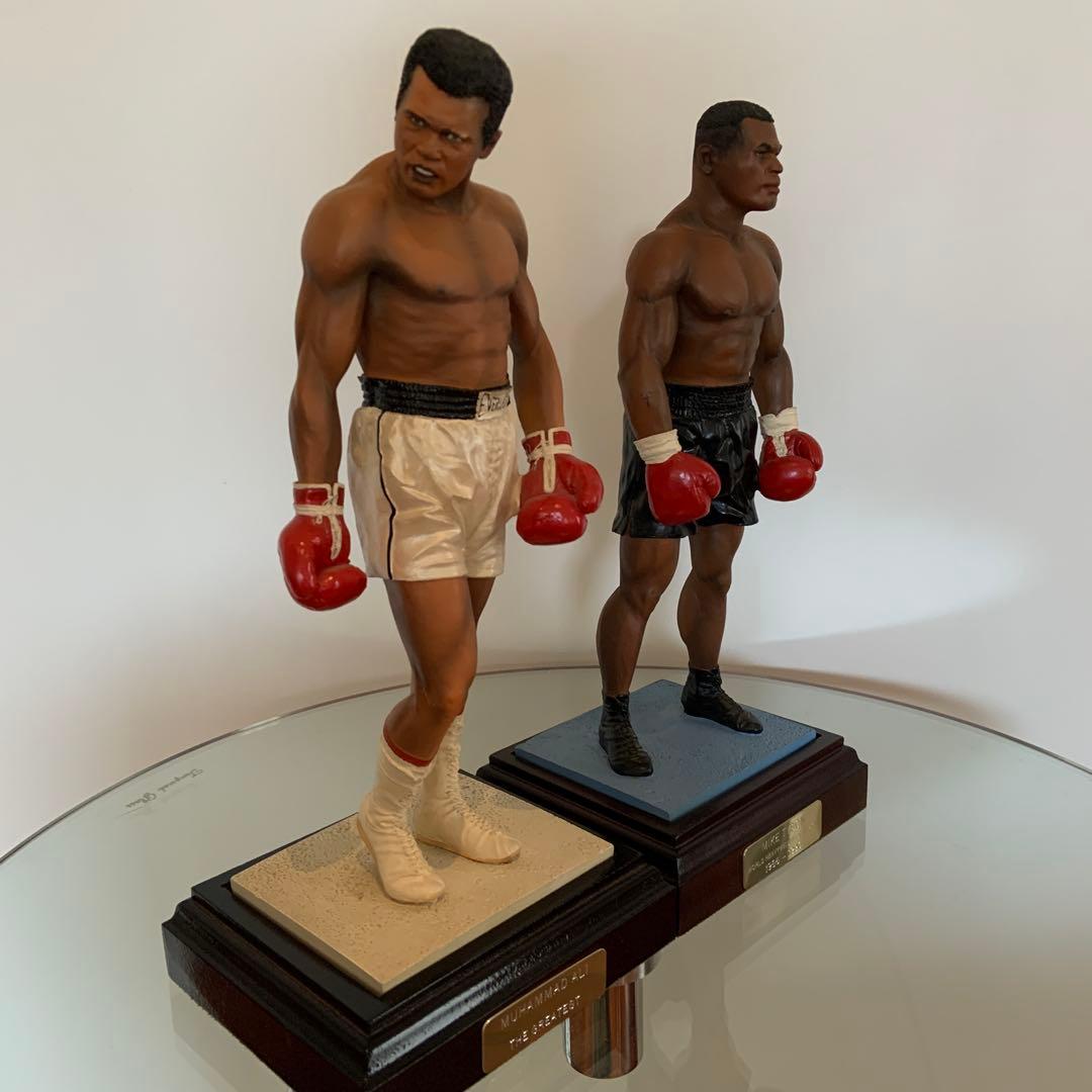 アリとタイソンのフィギュア