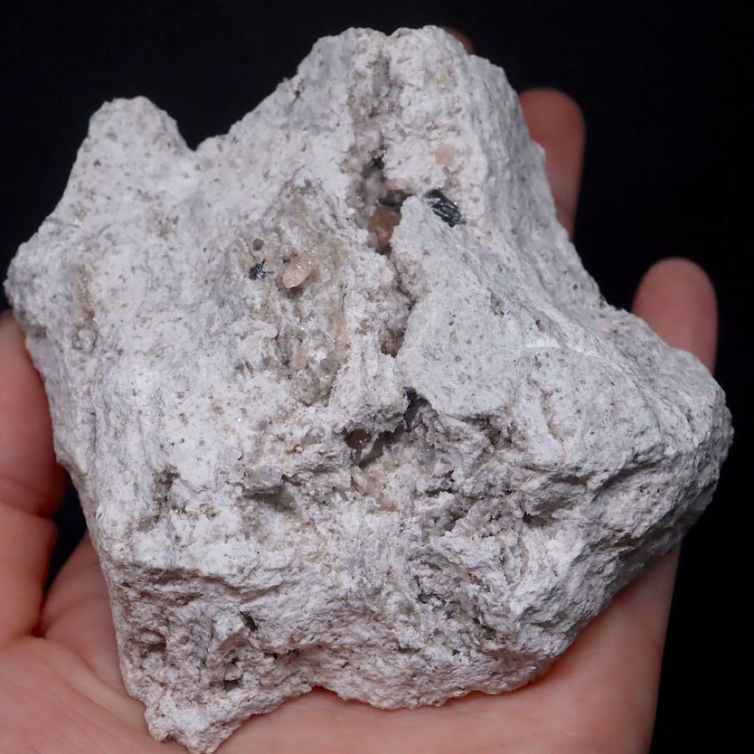 超レア！ピンクトパーズ 236.5g 原石 TZ366鉱物　パワーストーン天然石