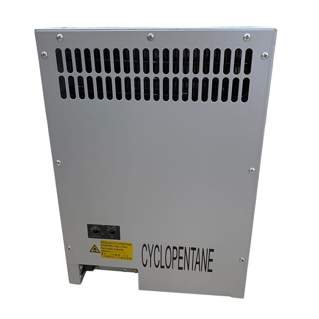 【ほぼ未使用】【希少非売品】Red Bull 冷蔵庫 小型冷蔵庫 ショーケース