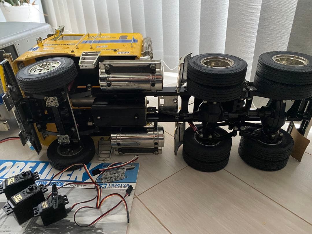 タミヤRC1/14 グローブライナーフラットヘッド6×4 3速ギアボックス搭載