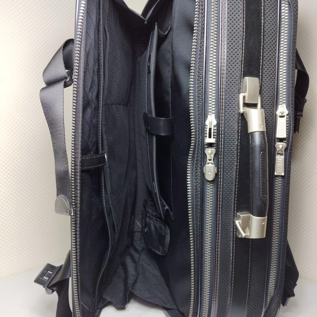 未使用近マルエム大型ビジネスカバン　高級出張カバン　キー付き　A3収納　黒色