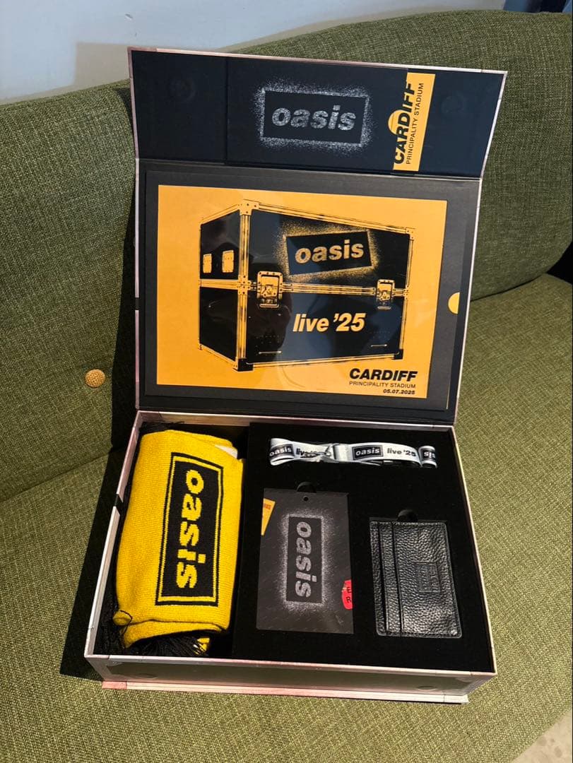 oasis live '25 Cardiff限定 vip box