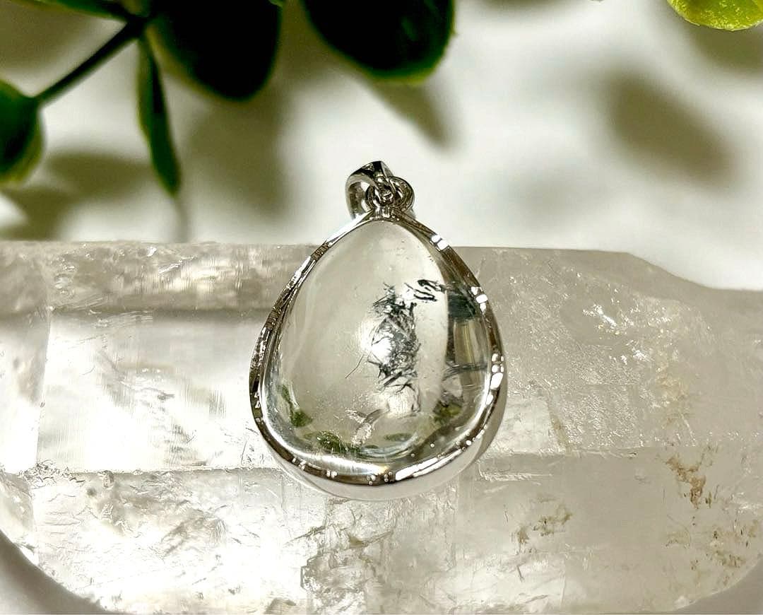 究極品質　秘蔵放出　英雄の守護石　エンジェルラダースティブナイトインクォーツPT