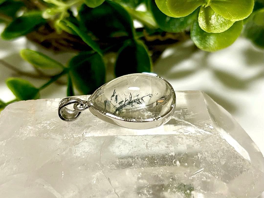 究極品質　秘蔵放出　英雄の守護石　エンジェルラダースティブナイトインクォーツPT