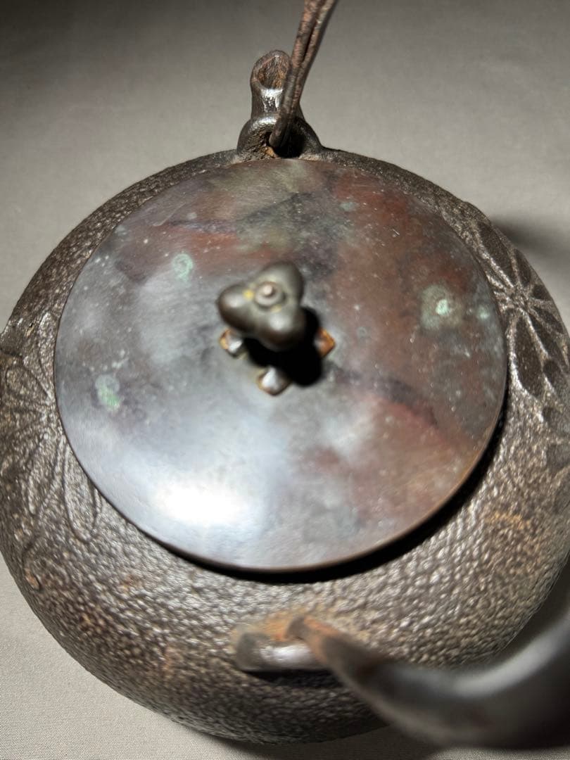 花模様 鋳鉄製鉄瓶 中型