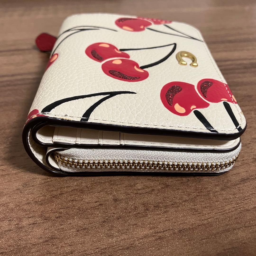 COACH ビルフォールド ウォレット チェリー さくらんぼ