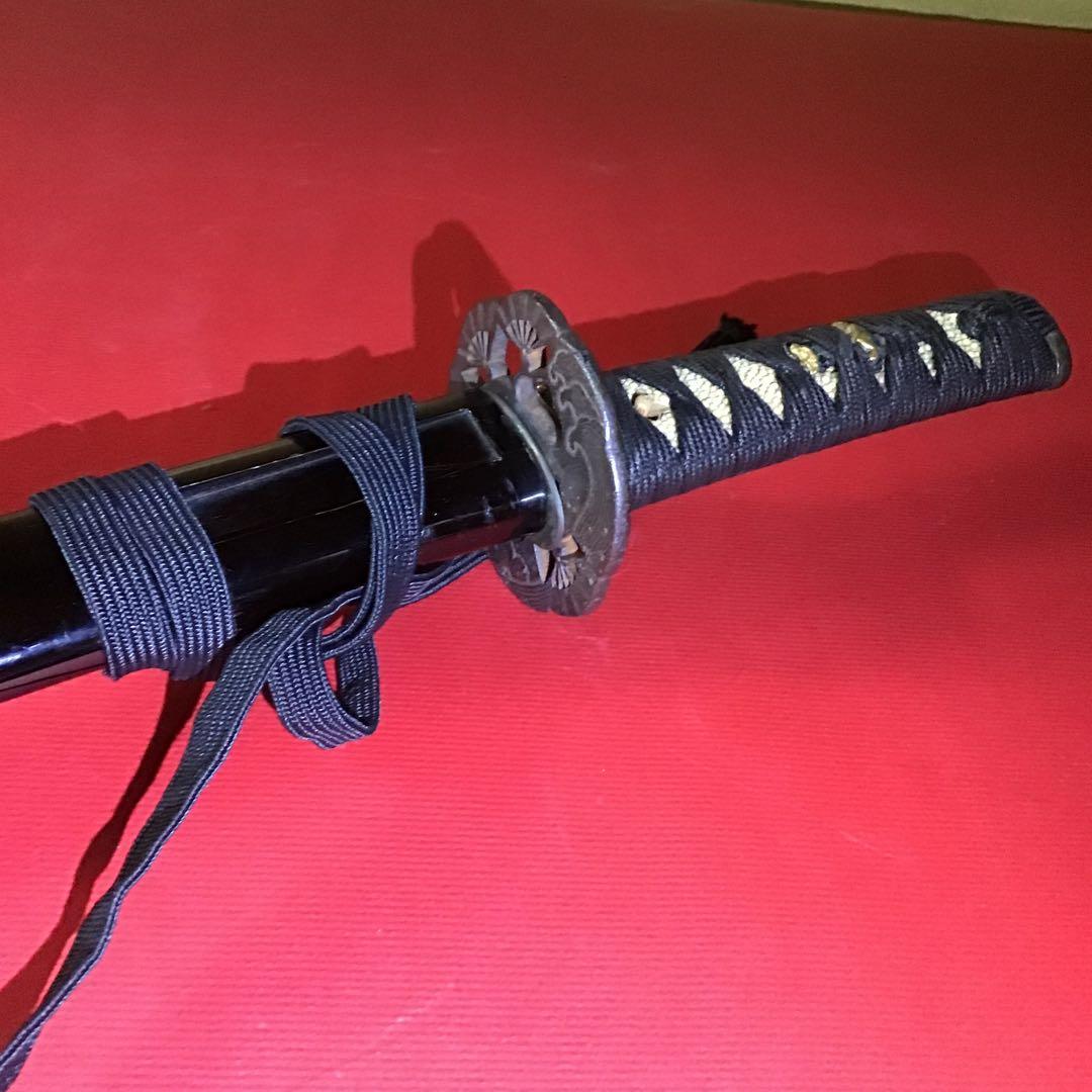 脇差拵　菊花図柄縁頭　鍔桜扇透　繋ぎは木製　　　　　書1