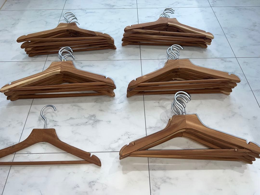 32本セット　無印良品にて購入　ハンガー レッドシダー　バラ売り不可