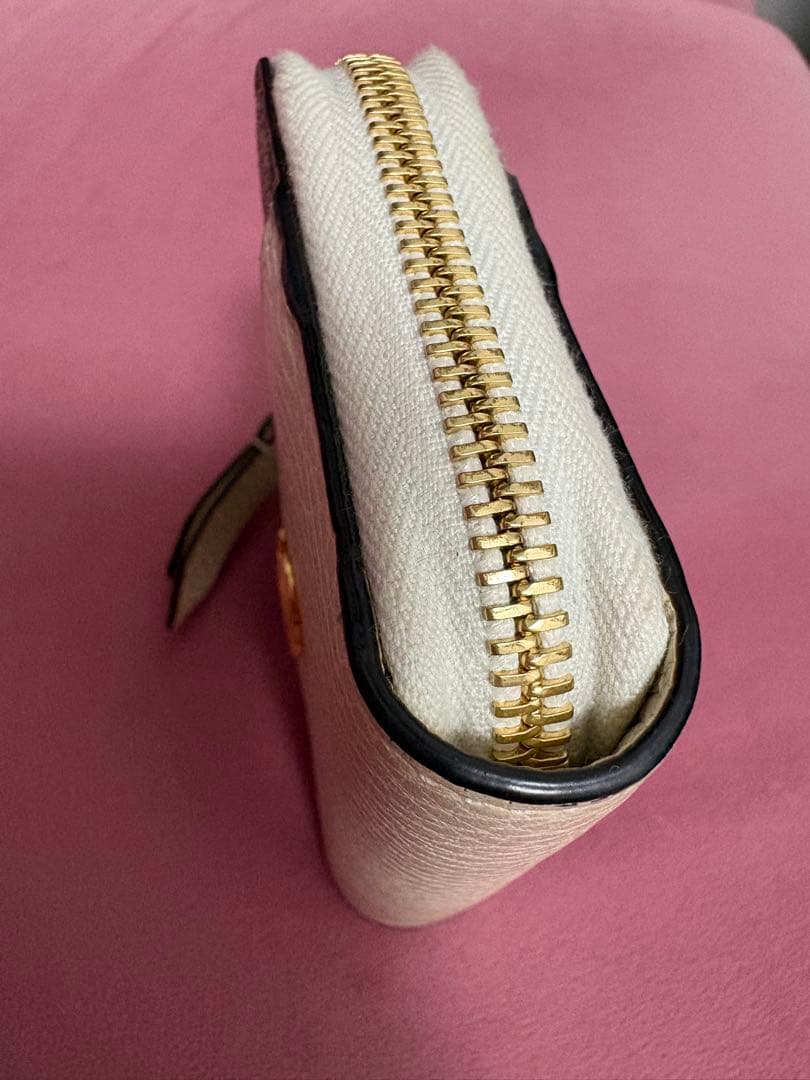 Gucci グッチGGロゴ L字ファスナーミニ財布ホワイト