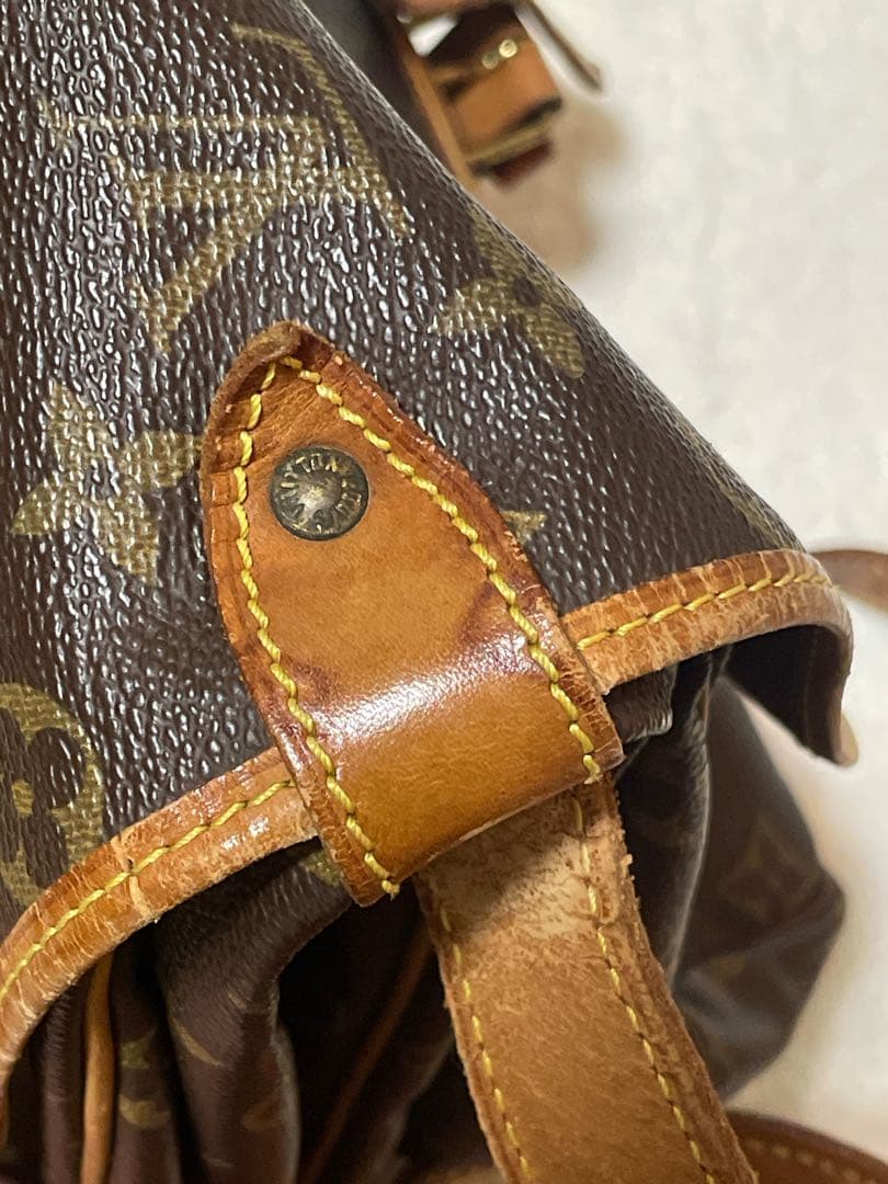 LOUIS VUITTON ルイ ヴィトン　モノグラム　 ソミュール35