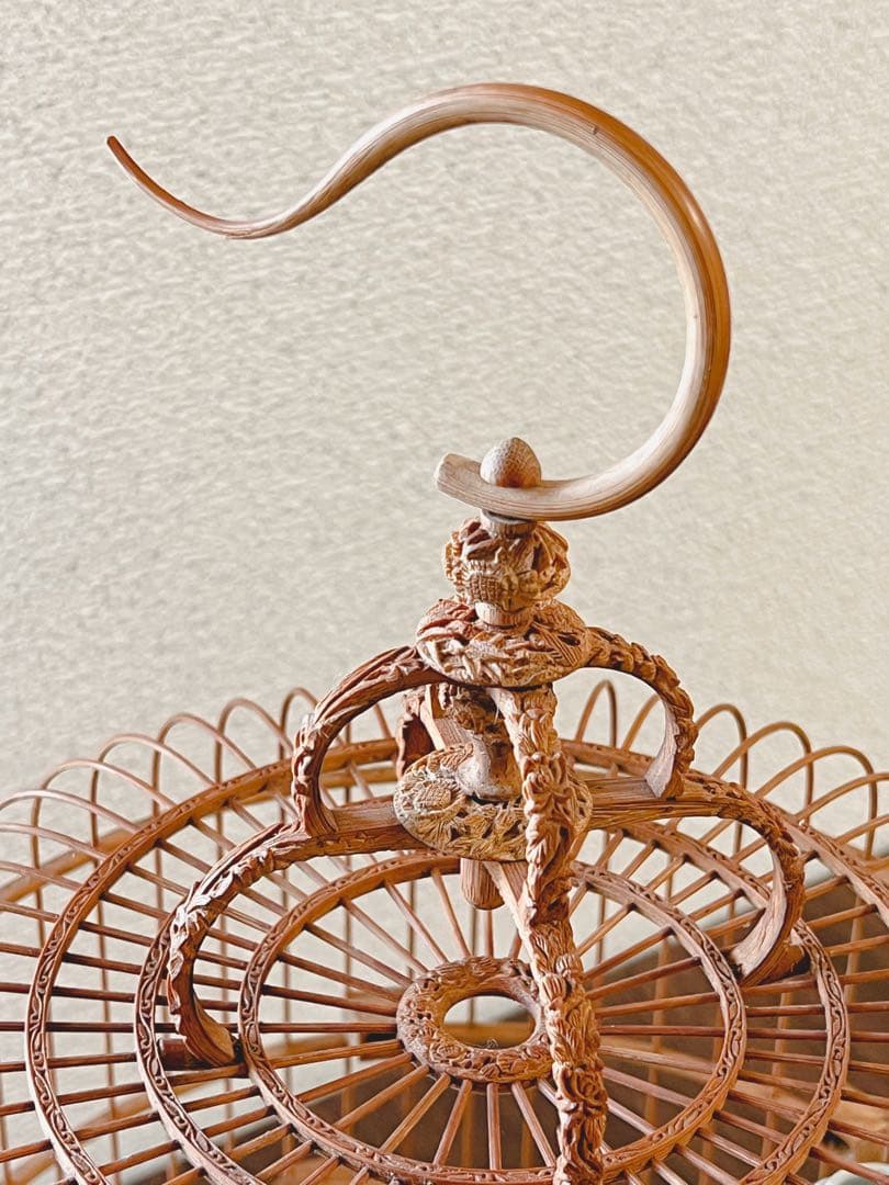 【蔵出し出品】アンティーク彫刻の鳥籠