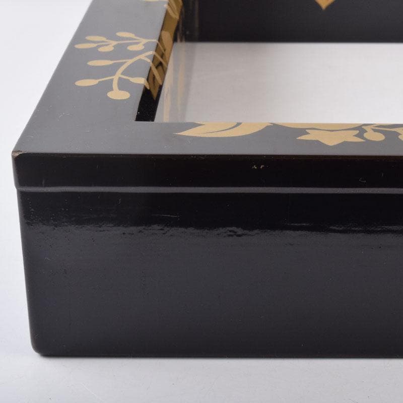 茶道具　塗師　松永松寛作　花草蒔絵　炉縁　共箱　V　8521A