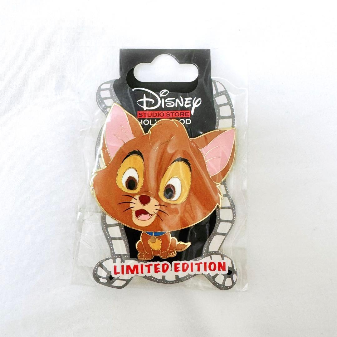 オリバーoliverピンバッジ